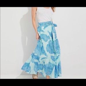 Vineyard vines skirt